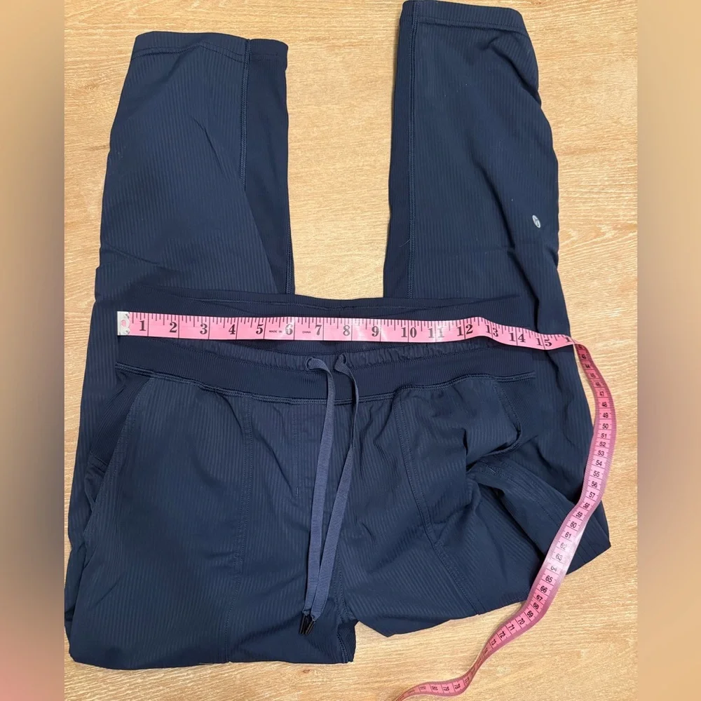 Lululemon Dance Studio Navy Ankle Active Pants 6 - Picture 4 of 7